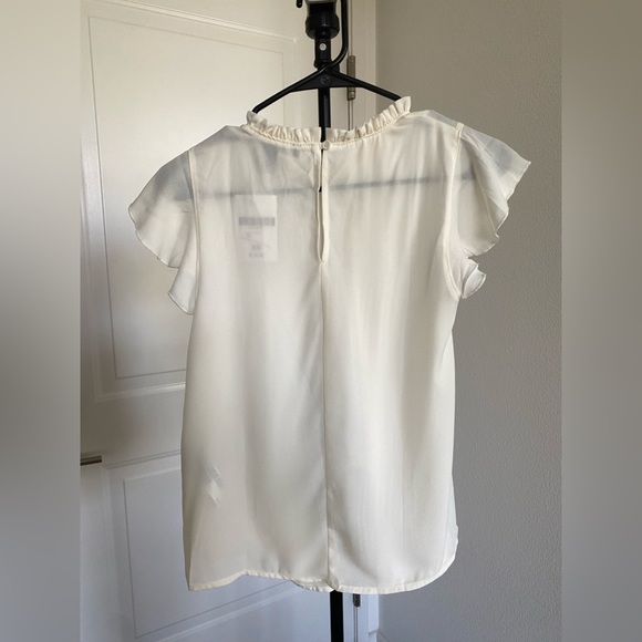FOREVER21 Silk cream Top with ruffles collar - Picture 2 of 3